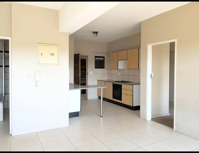 2 BEDROOM TOWNHOUSE FOR SALE IN BRAAMFONTEIN